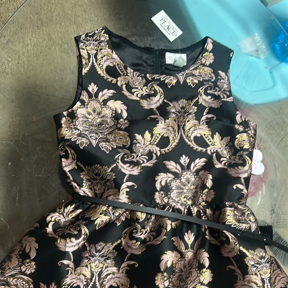 Kids floral dress.